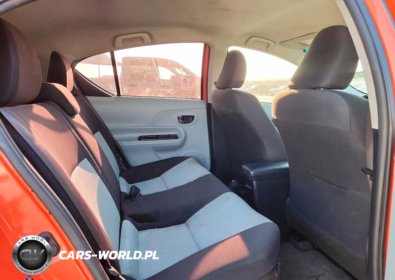2014 Toyota Prius C Two VIN:JTDKDTB35E1079995 - 10