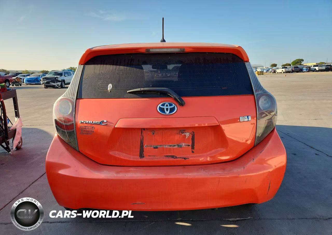 2014 Toyota Prius C Two VIN:JTDKDTB35E1079995 - 6