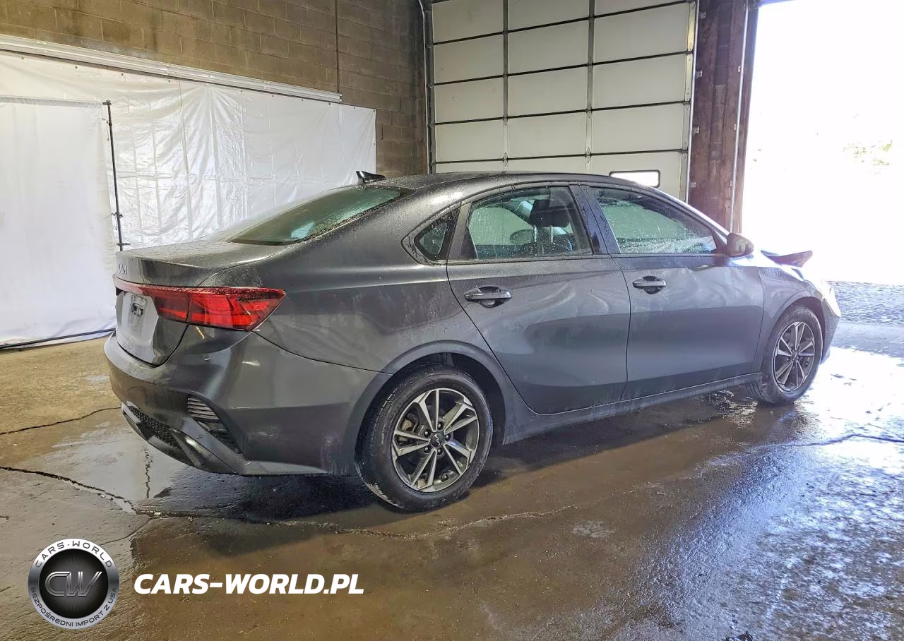 2024 Kia Forte Lxs VIN:3KPF24AD6RE827017 - 3