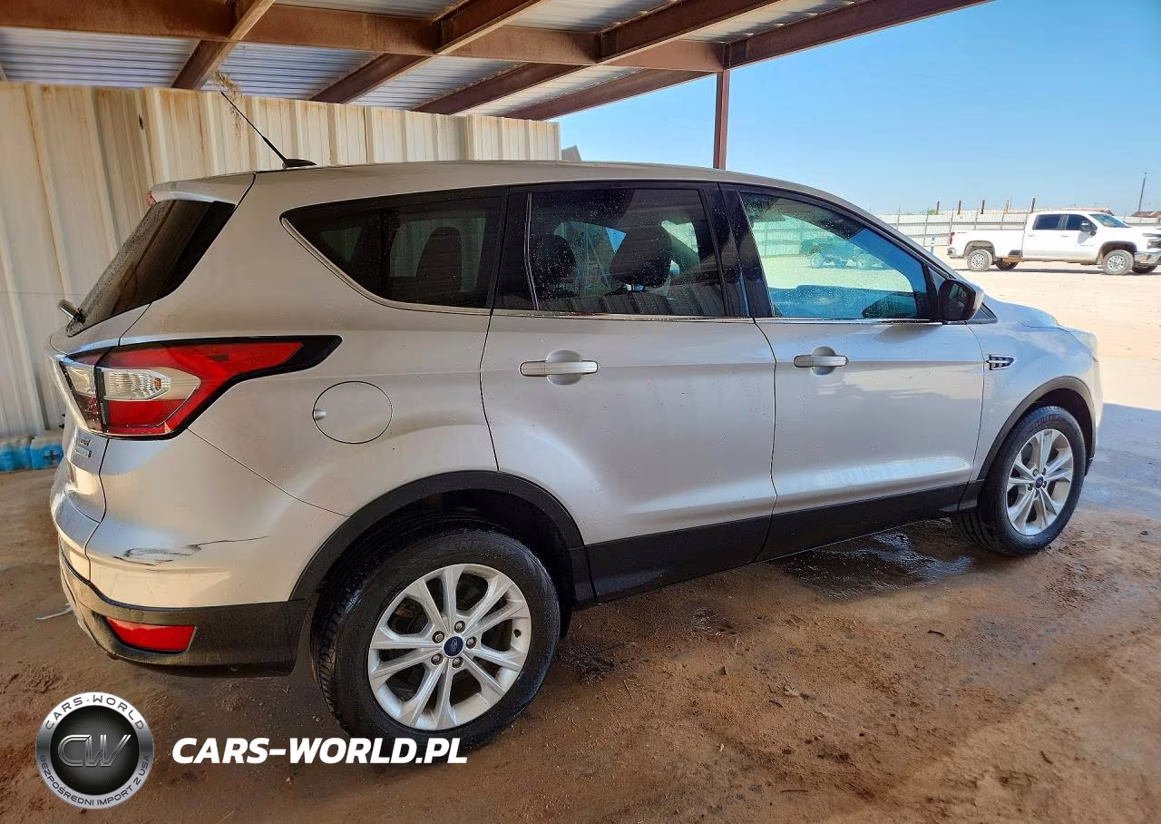 2017 Ford Escape Se VIN:1FMCU0GD2HUC24901 - 3
