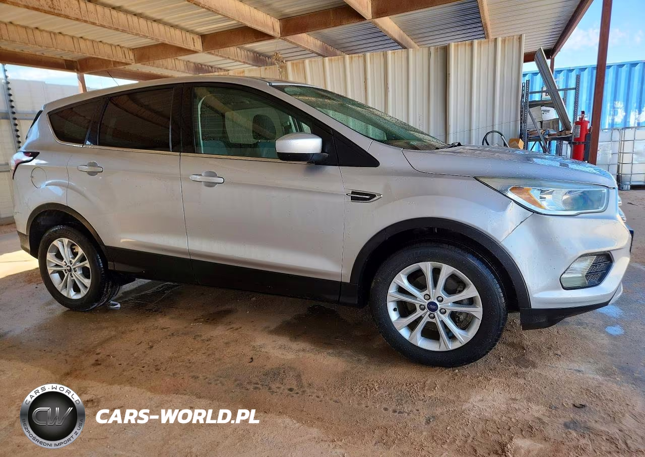 2017 Ford Escape Se VIN:1FMCU0GD2HUC24901 - 4