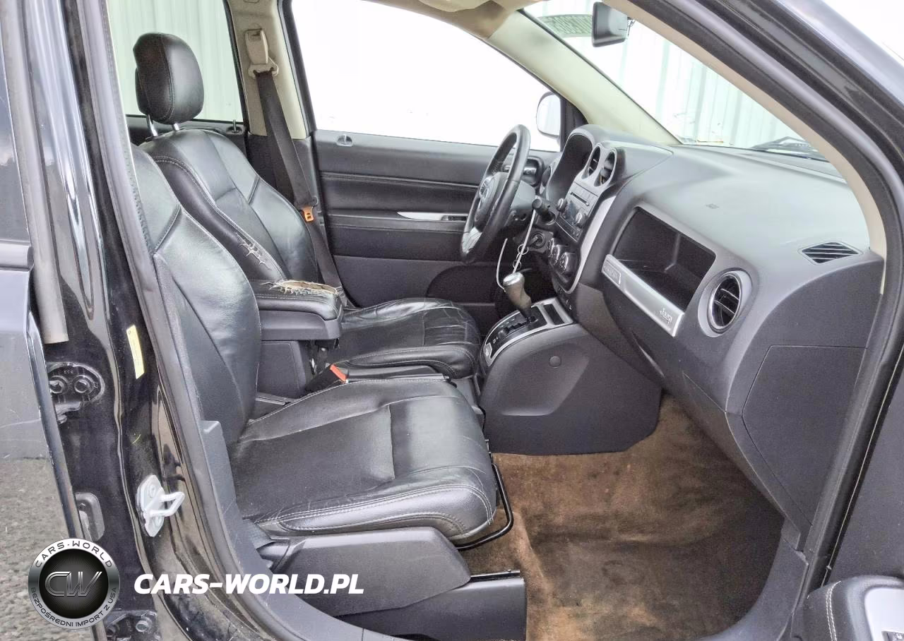2016 Jeep Compass Latitude VIN:1C4NJDEB0GD572399 - 14