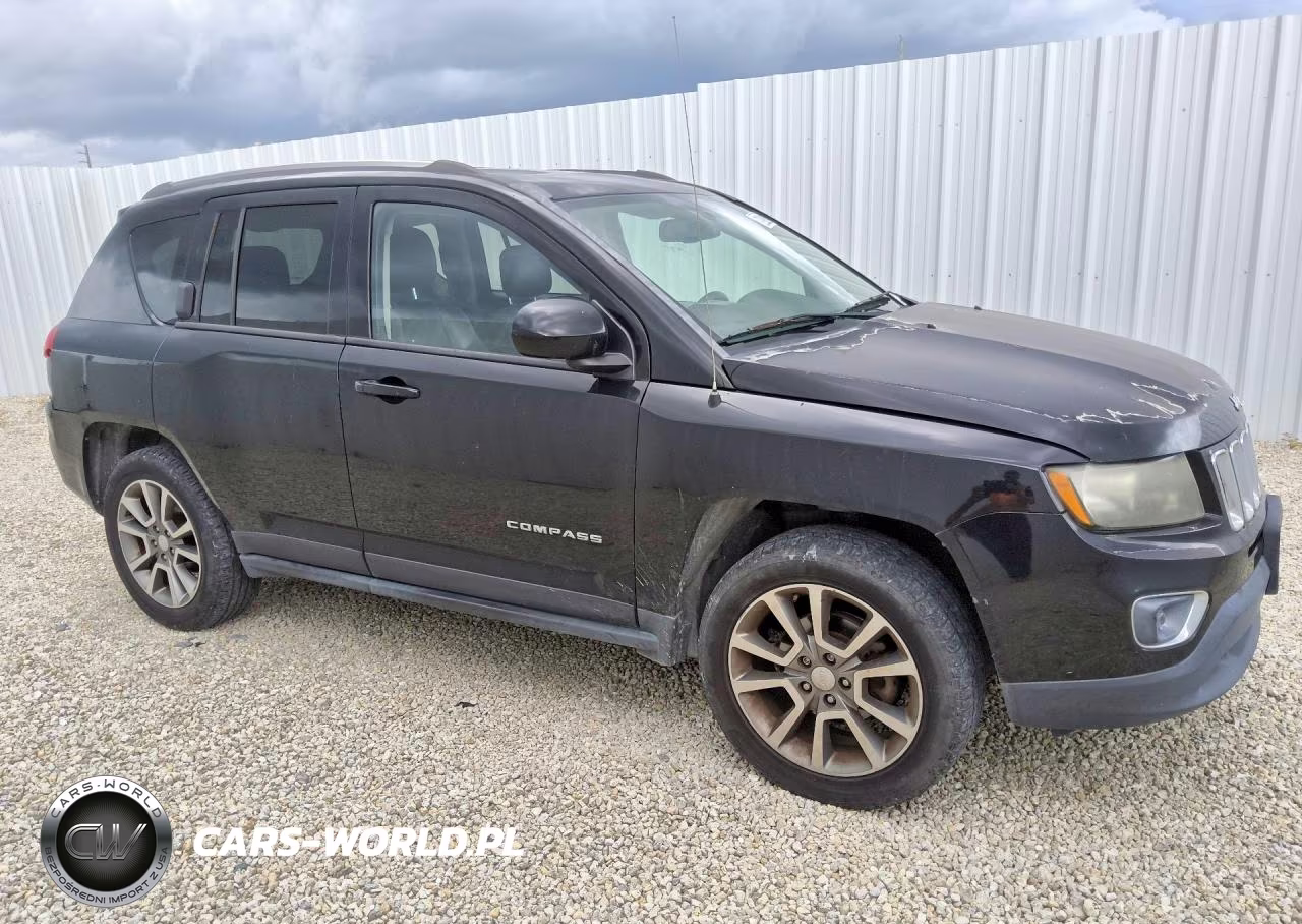 2016 Jeep Compass Latitude VIN:1C4NJDEB0GD572399 - 4