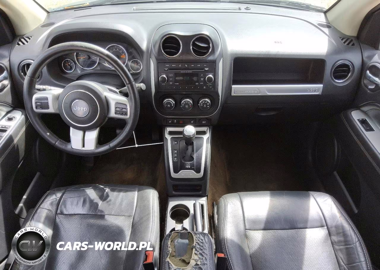 2016 Jeep Compass Latitude VIN:1C4NJDEB0GD572399 - 8