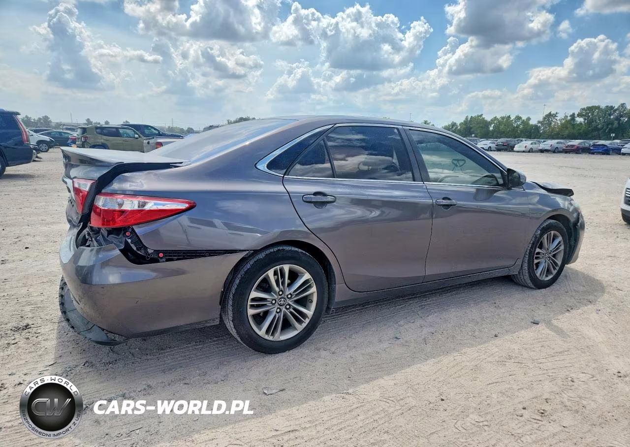 2016 Toyota Camry Se VIN:4T1BF1FK7GU258875 - 3