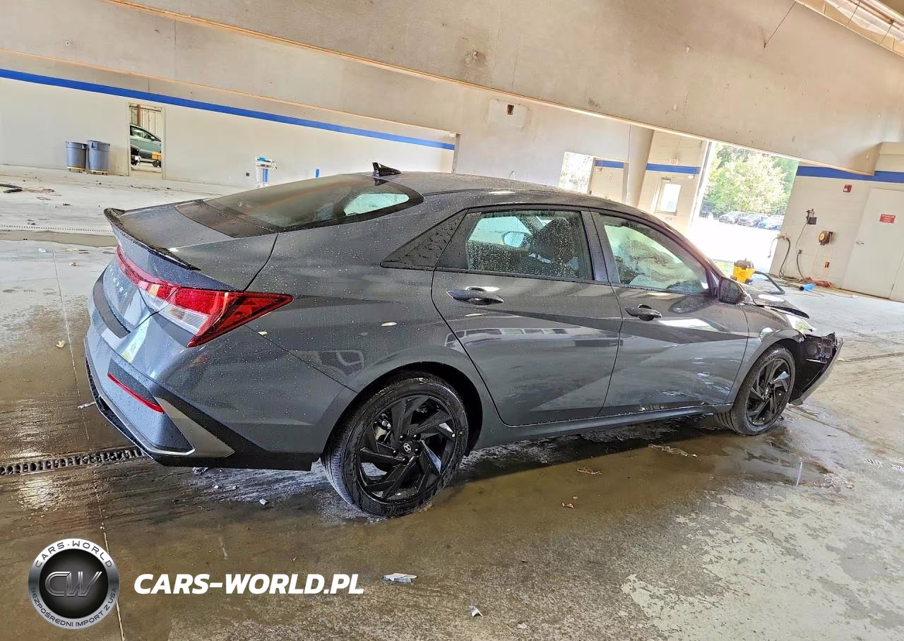 2026 Hyundai Elantra Sel Sport VIN:KMHLM4DG3TU282241 - 3