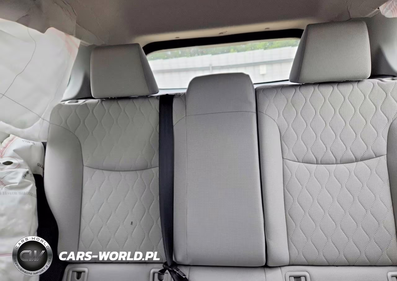 2023 Toyota Corolla Cross L VIN:7MUAAABG4PV055856 - 10