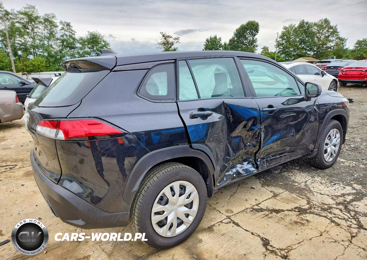 2023 Toyota Corolla Cross L VIN:7MUAAABG4PV055856 - 3