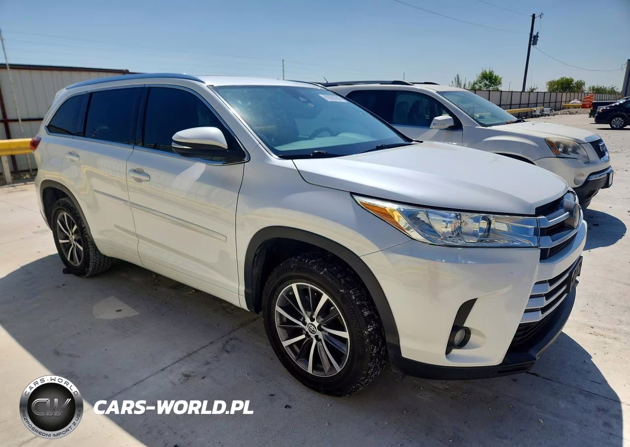 2018 Toyota Highlander Xle VIN:5TDKZRFH4JS286837 - 4