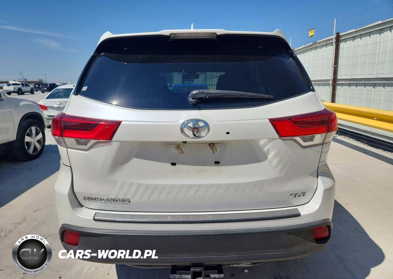 2018 Toyota Highlander Xle VIN:5TDKZRFH4JS286837 - 6