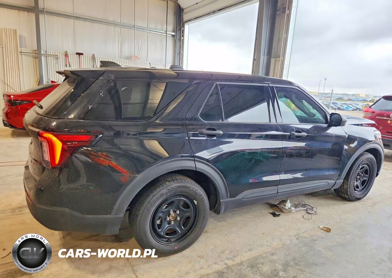 2025 Ford Explorer Police Interceptor VIN:1FM5K8AC1SGA31061 - 3