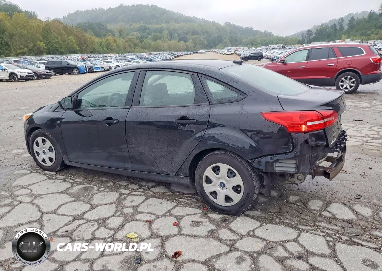 2018 Ford Focus S VIN:1FADP3E22JL201428 - 2