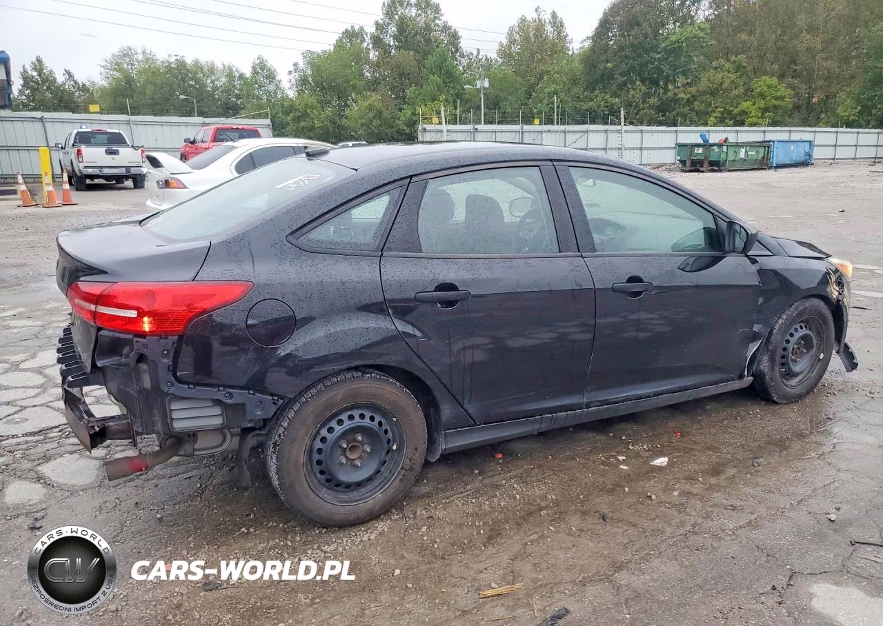 2018 Ford Focus S VIN:1FADP3E22JL201428 - 3