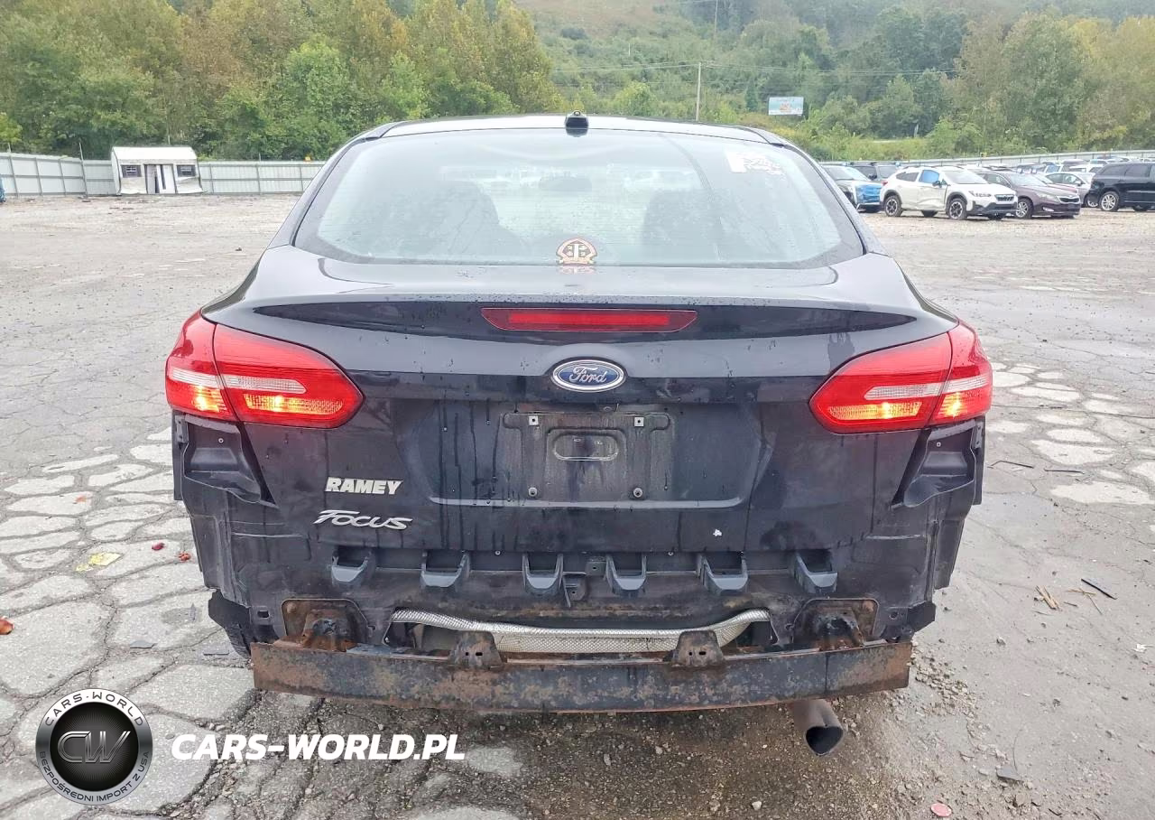 2018 Ford Focus S VIN:1FADP3E22JL201428 - 6