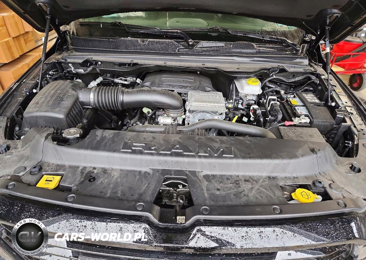 2026 Ram 1500 Laramie VIN:1C6SRFJT5TN274609 - 11