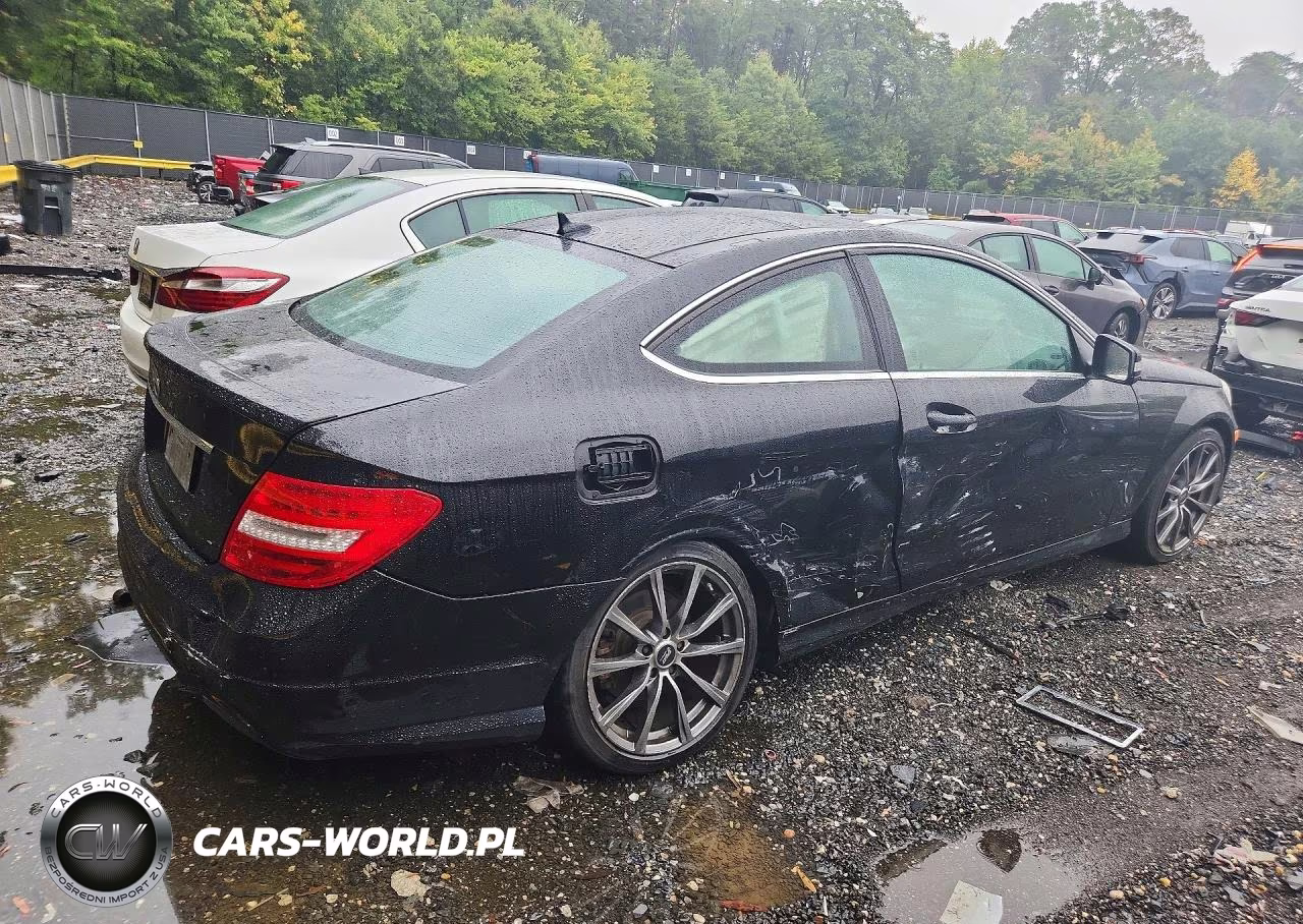 2015 Mercedes-Benz C 250 VIN:WDDGJ4HBXFG392001 - 3