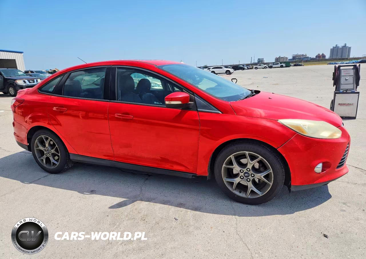 2013 Ford Focus Se VIN:1FADP3F2XDL205214 - 4