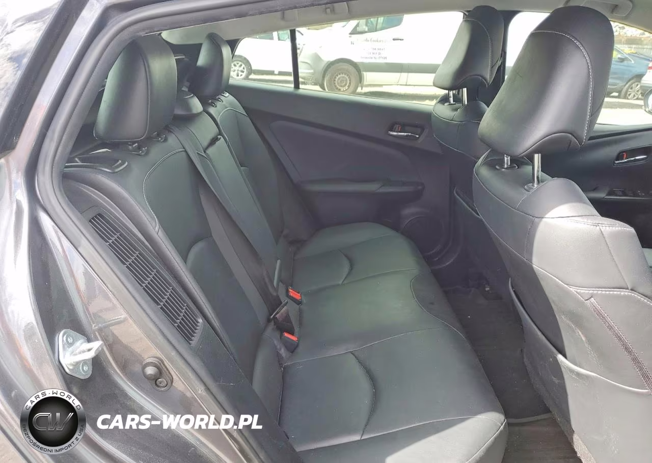 2021 Toyota Prius Prime Limited VIN:JTDKAMFP8M3195304 - 10