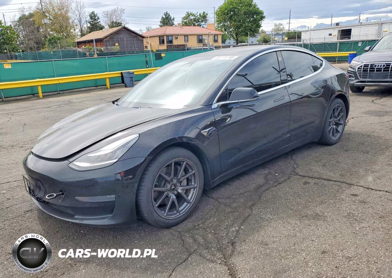 2020 Tesla Model 3 – zdjęcie 1 z 12