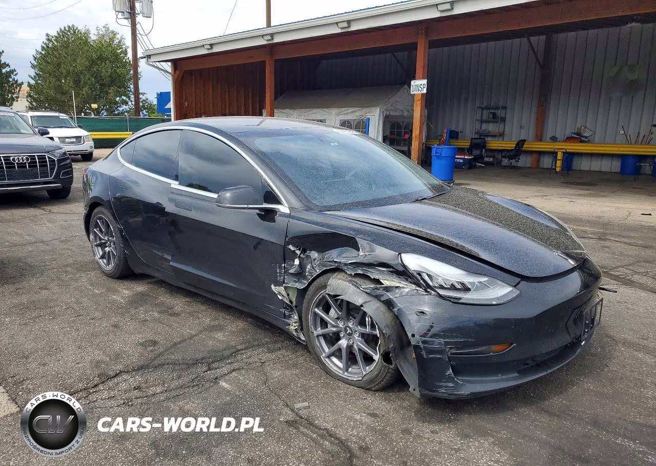 2020 Tesla Model 3 VIN:5YJ3E1EB3LF798031 - 4