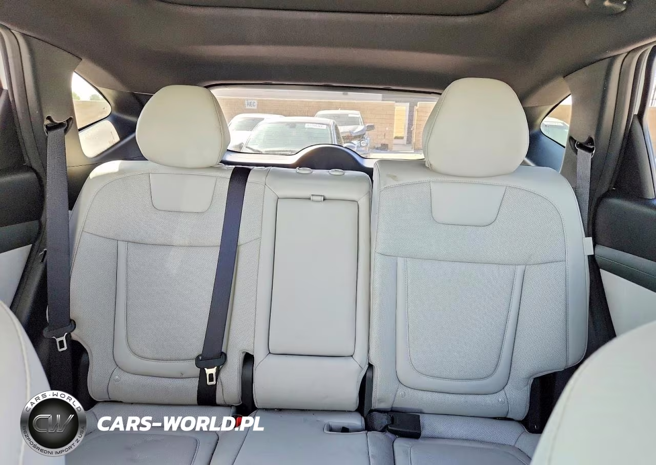 2025 Hyundai Tucson Limited VIN:KM8JEDD15SU381240 - 10