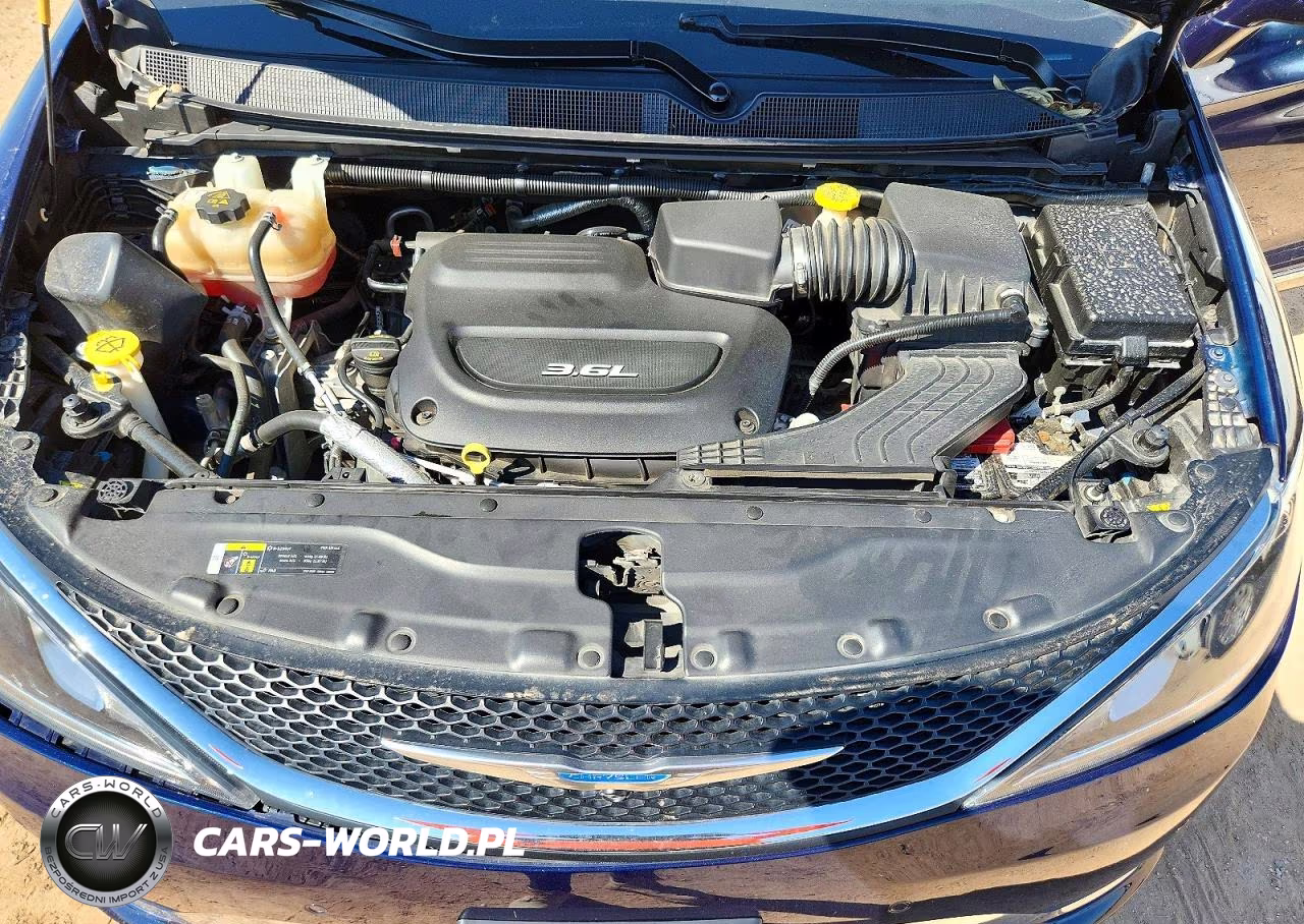2018 Chrysler Pacifica Limited VIN:2C4RC1GG3JR271696 - 12