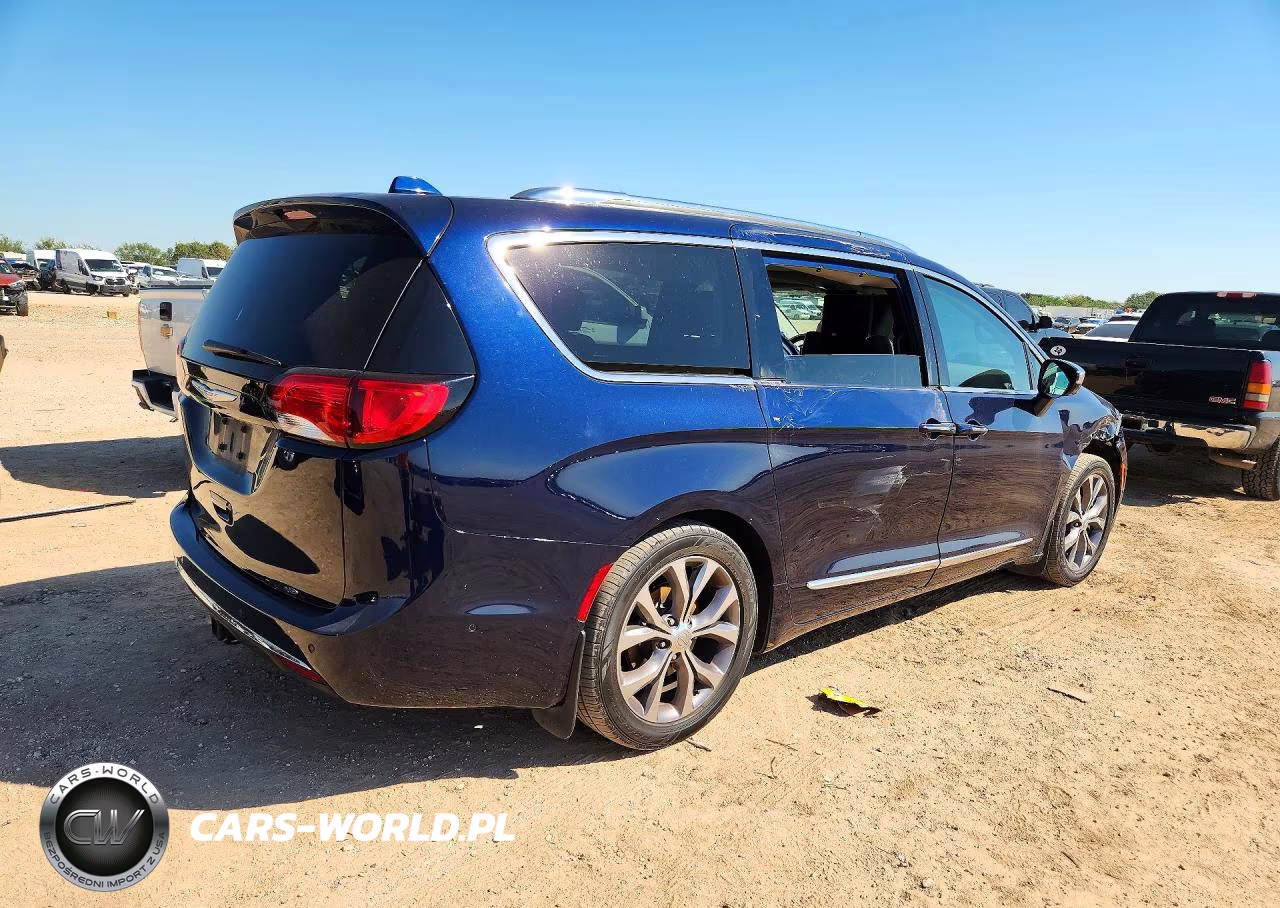 2018 Chrysler Pacifica Limited VIN:2C4RC1GG3JR271696 - 3