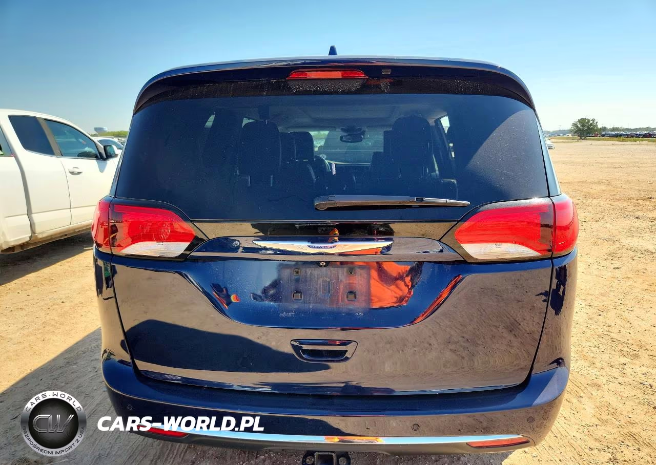 2018 Chrysler Pacifica Limited VIN:2C4RC1GG3JR271696 - 6