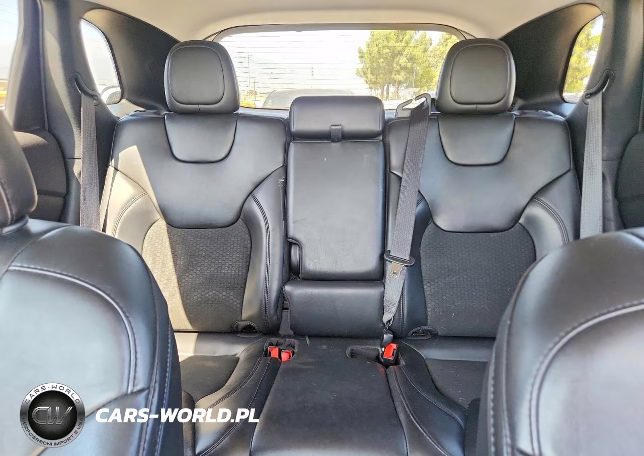 2020 Jeep Cherokee Latitude Plus VIN:1C4PJLLB7LD514998 - 10