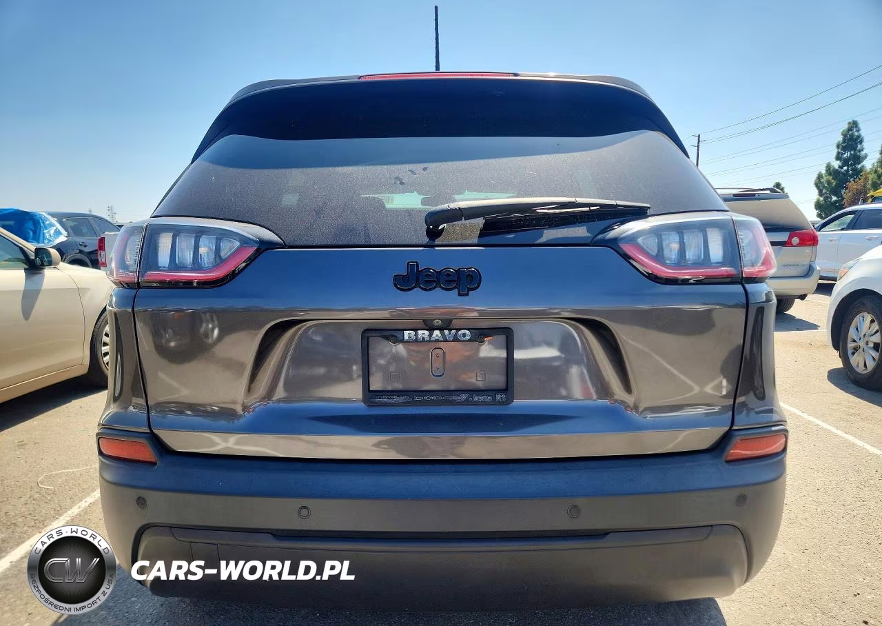 2020 Jeep Cherokee Latitude Plus VIN:1C4PJLLB7LD514998 - 6