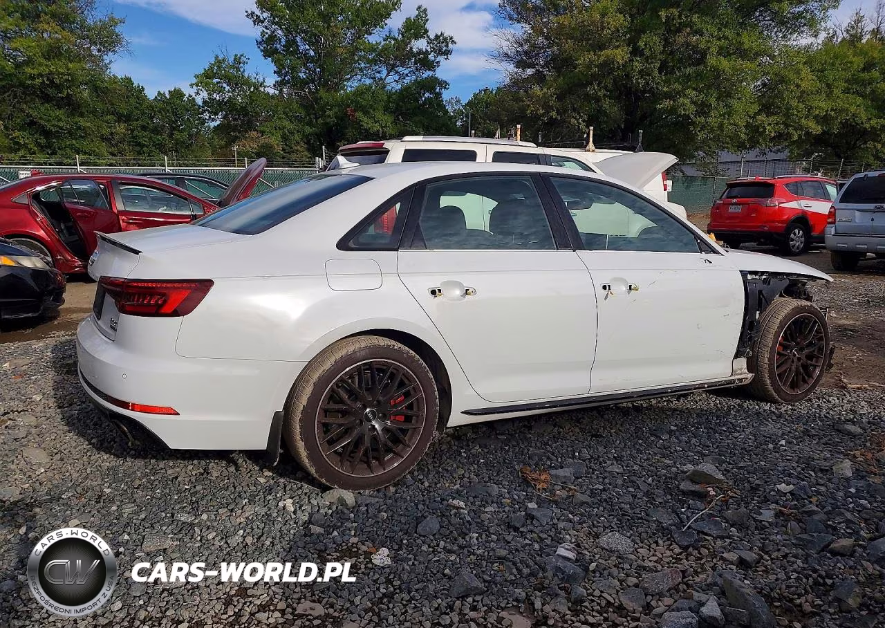 2018 Audi A4 Premium Plus VIN:WAUENAF49JA226621 - 3