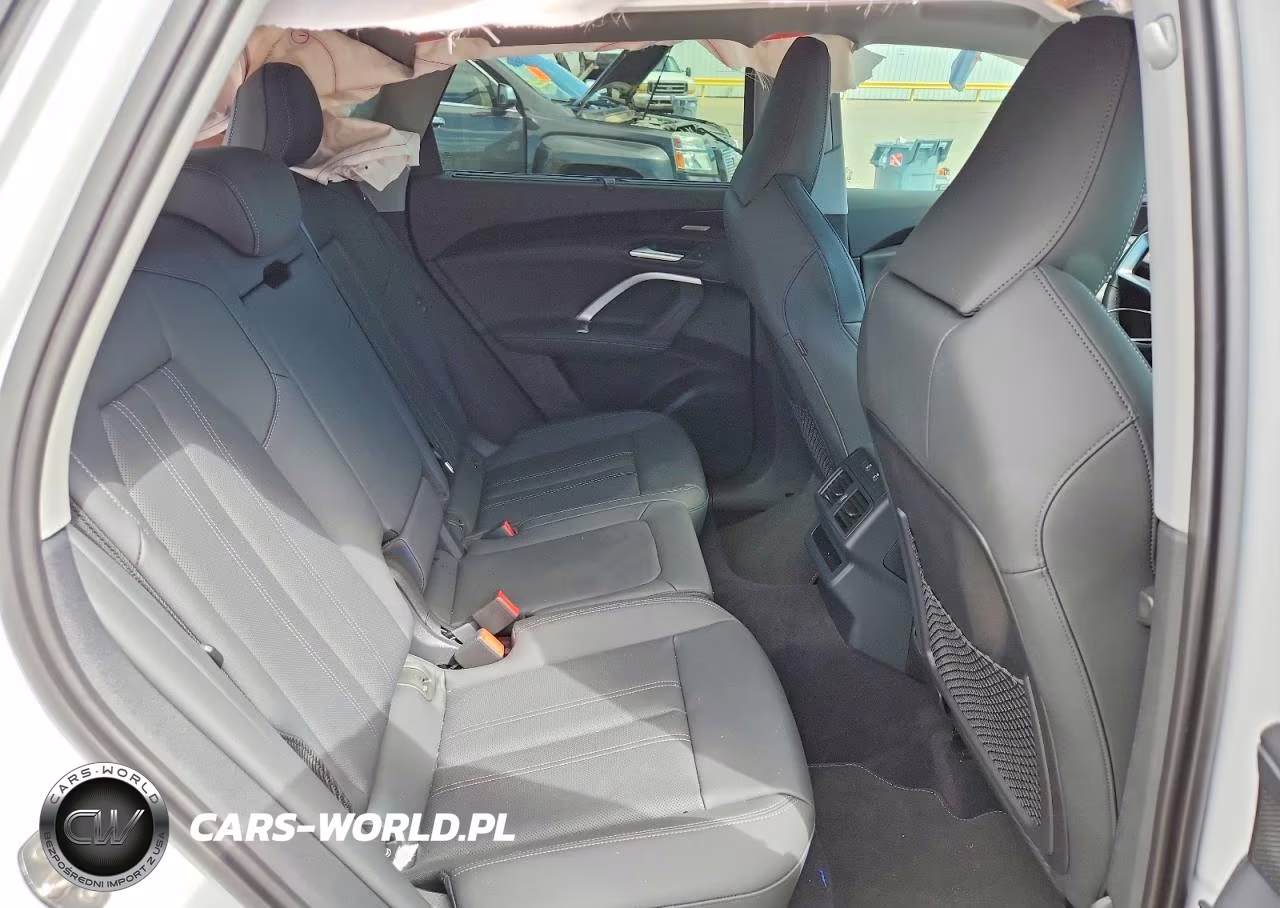 2026 Audi Q5 Premium Plus VIN:WA15AAGU5T2048050 - 11