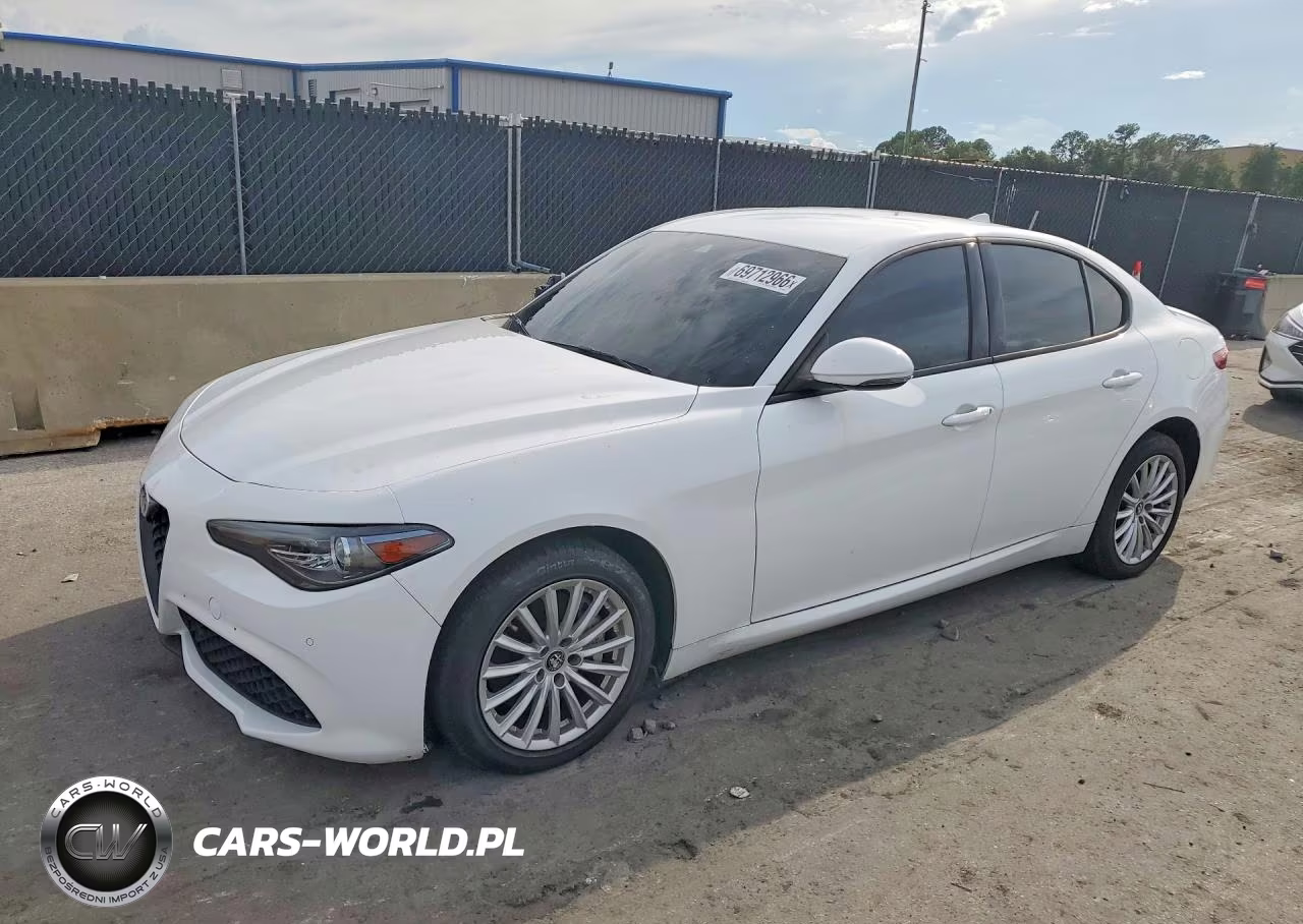 2022 Alfa Romeo Giulia VIN:ZARFANAN4N7660481 - 1