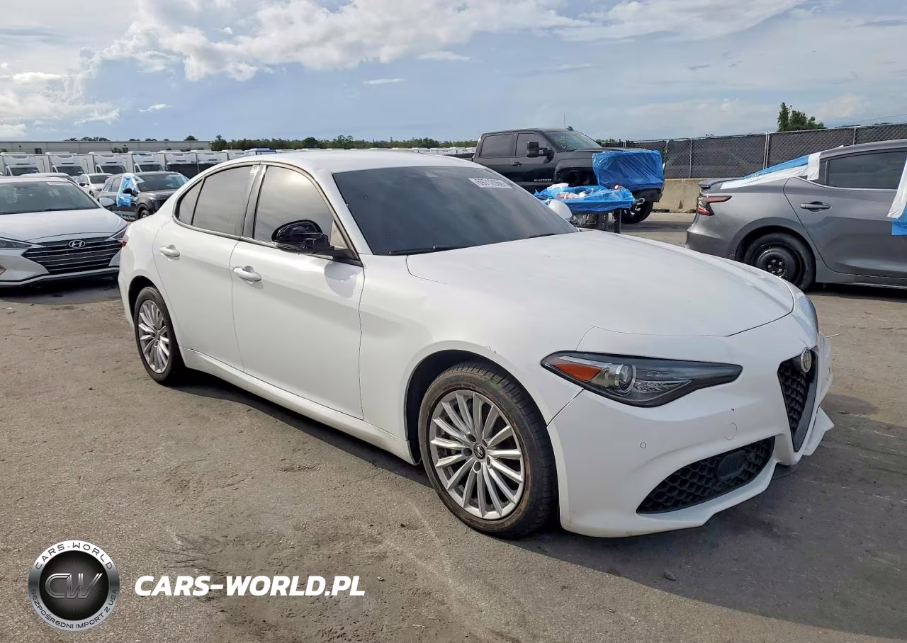 2022 Alfa Romeo Giulia VIN:ZARFANAN4N7660481 - 4