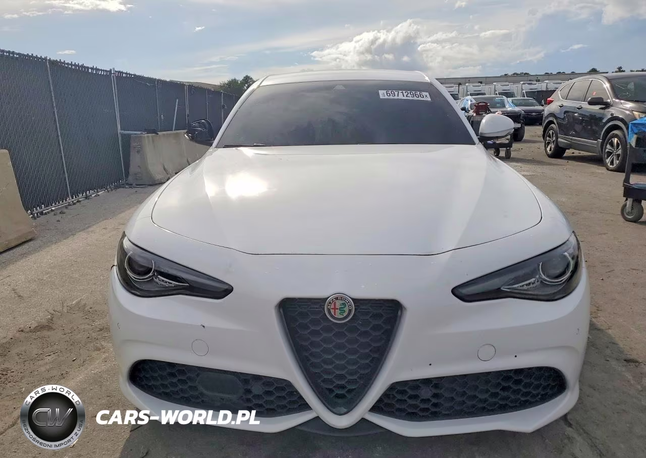 2022 Alfa Romeo Giulia VIN:ZARFANAN4N7660481 - 5