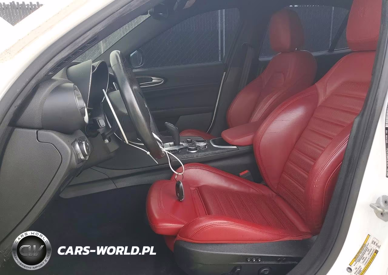 2022 Alfa Romeo Giulia VIN:ZARFANAN4N7660481 - 7