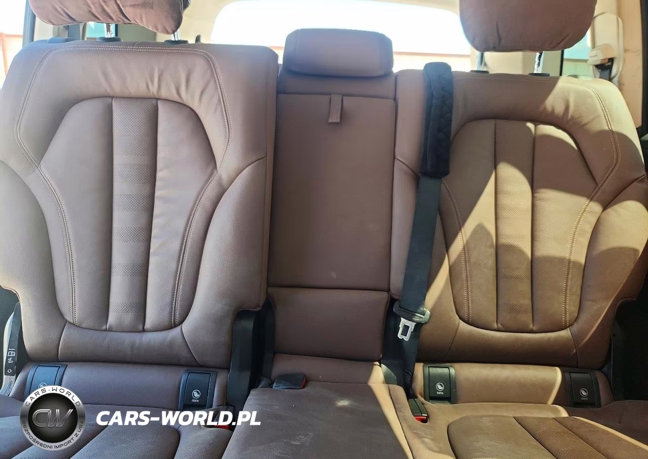2020 BMW X7 xDrive40I VIN:5UXCW2C07L9A03854 - 10