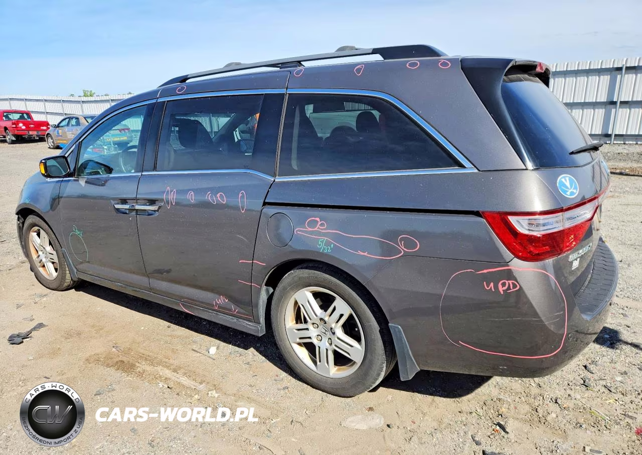 2013 Honda Odyssey Touring VIN:5FNRL5H94DB011539 - 2
