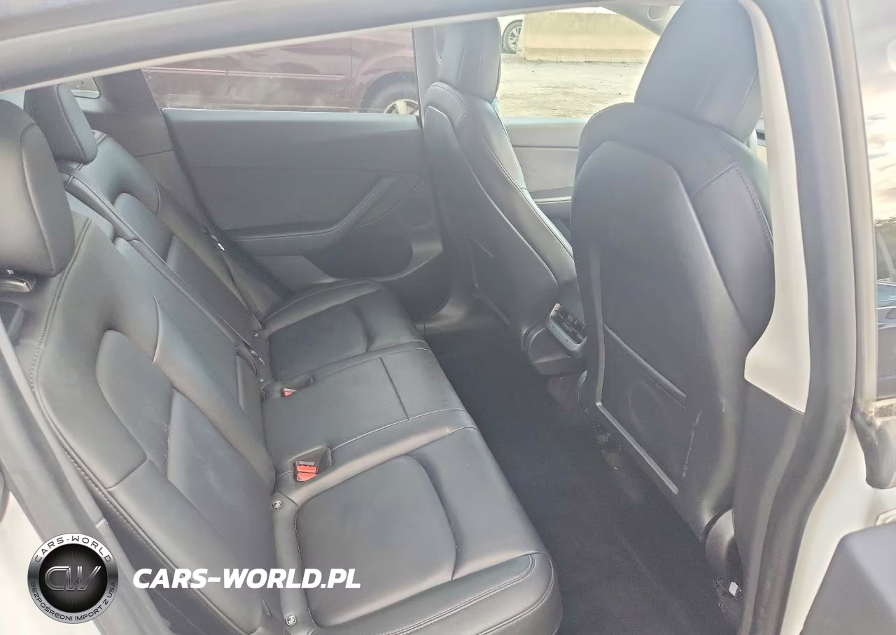 2021 Tesla Model Y VIN:5YJYGDEE8MF180717 - 10