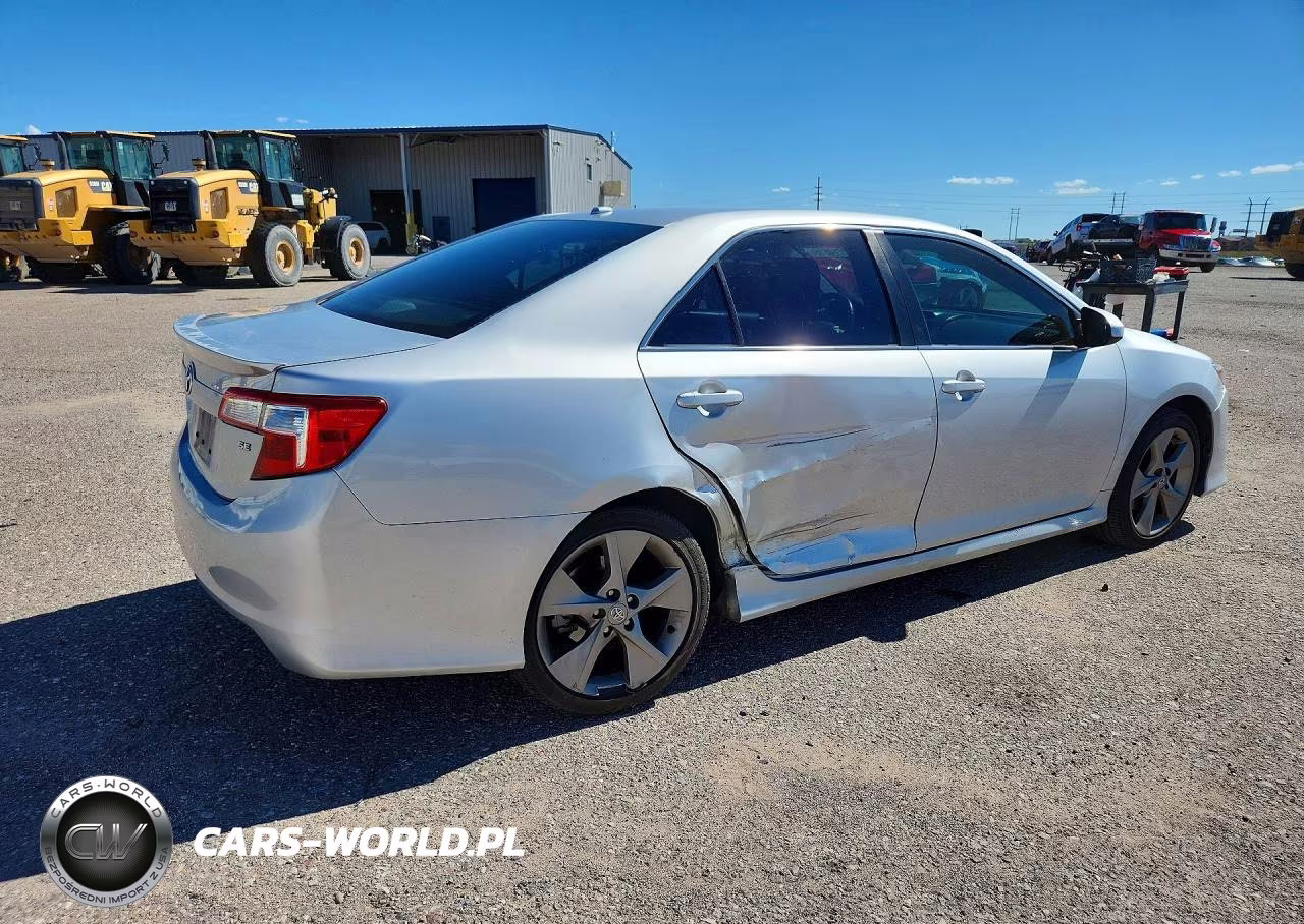 2014 Toyota Camry Se V6 VIN:4T1BK1FK4EU025268 - 3