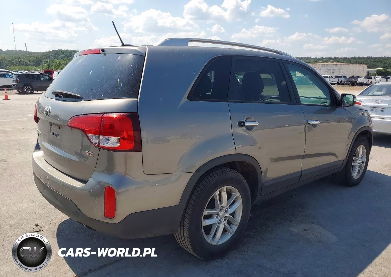 2014 Kia Sorento Lx VIN:5XYKT4A74EG520352 - 3