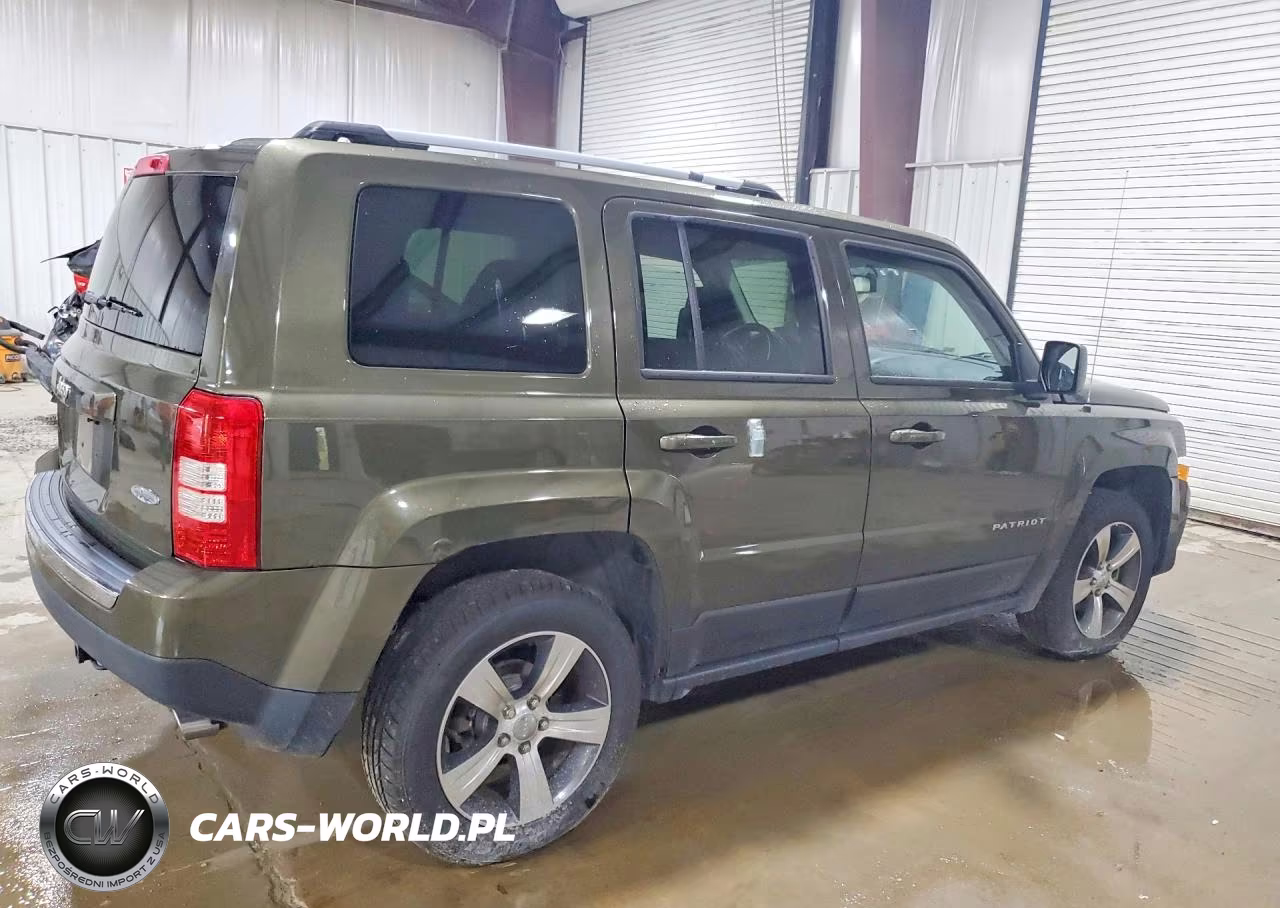 2016 Jeep Patriot Latitude VIN:1C4NJRFB1GD572391 - 3