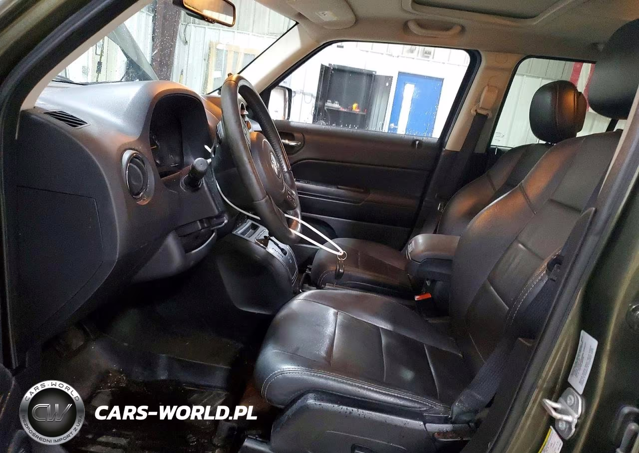 2016 Jeep Patriot Latitude VIN:1C4NJRFB1GD572391 - 7