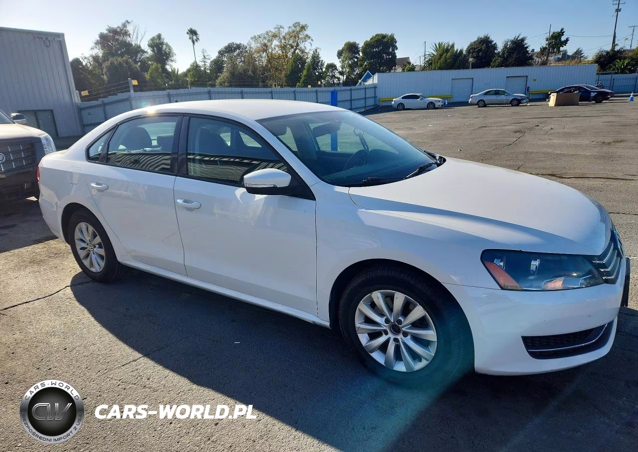 2013 Volkswagen Passat S VIN:1VWAP7A36DC023270 - 4