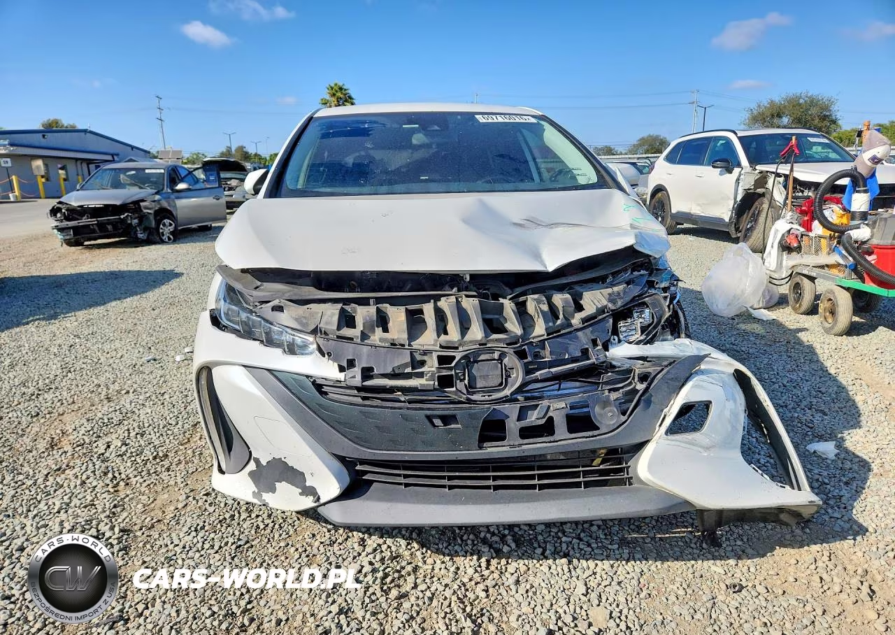 2021 Toyota Prius Prime Le VIN:JTDKAMFP1M3181826 - 5