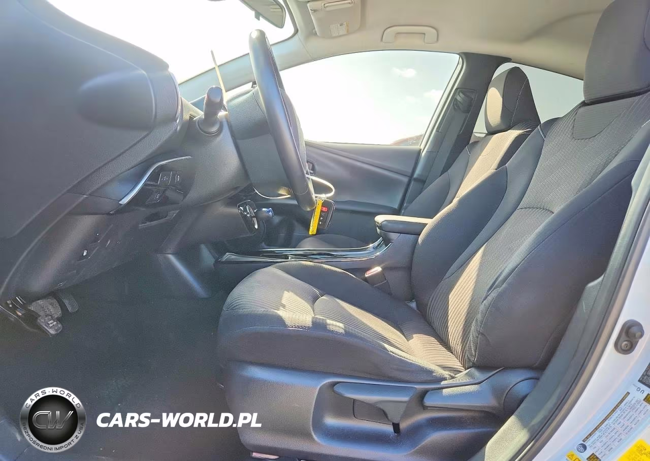 2021 Toyota Prius Prime Le VIN:JTDKAMFP1M3181826 - 7