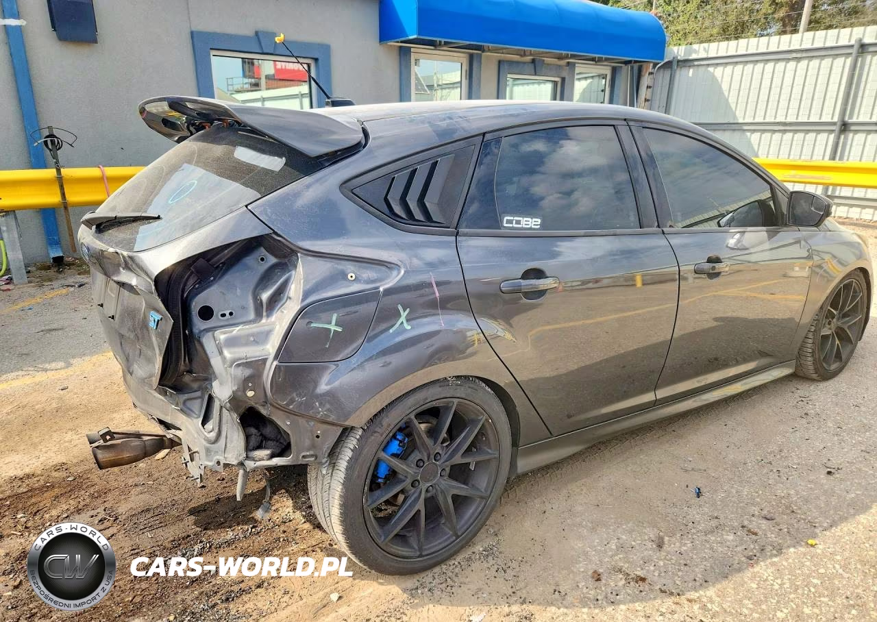 2018 Ford Focus VIN:1FADP3L92JL229780 - 3
