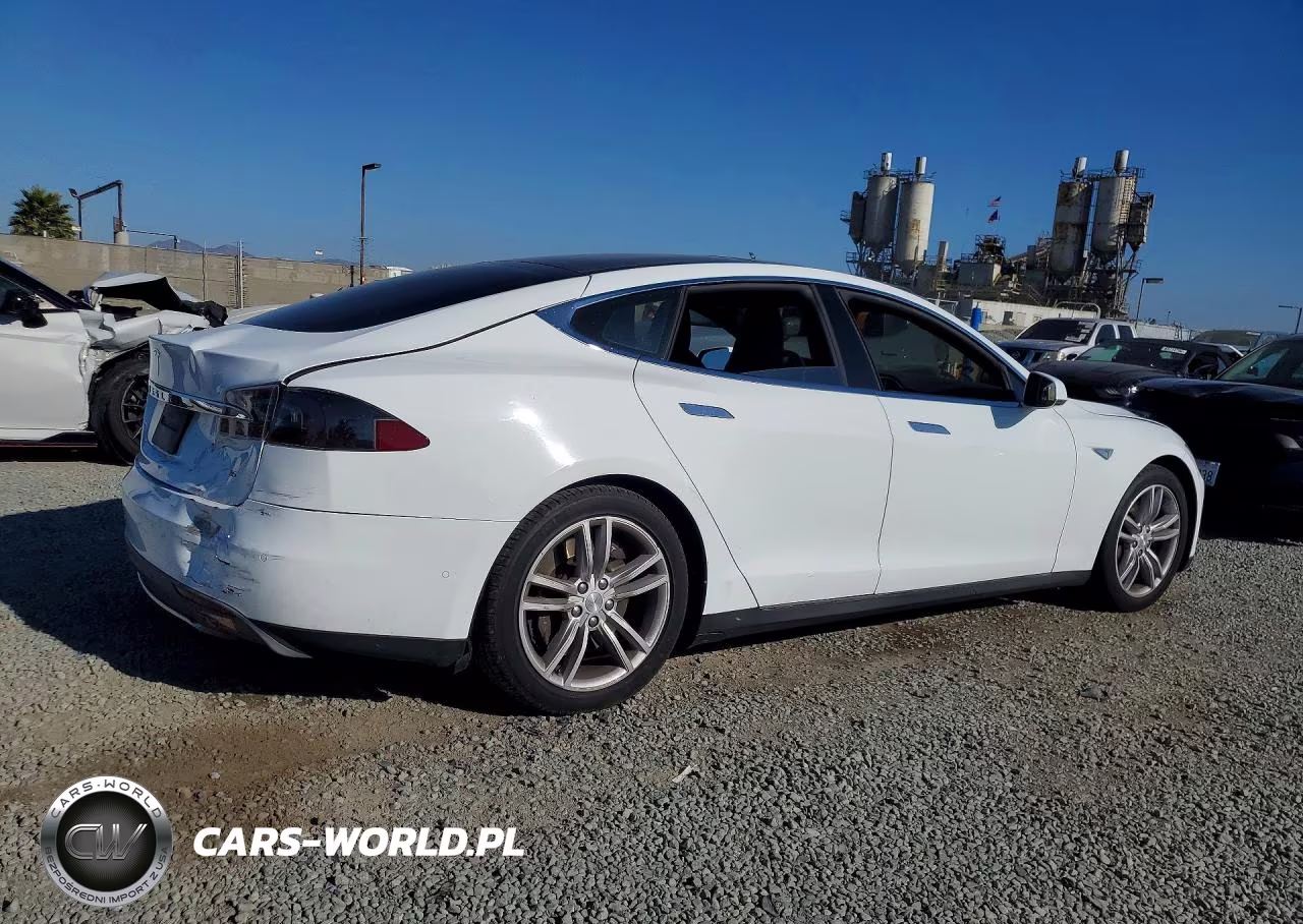 2014 Tesla Model S VIN:5YJSA1H11EFP63291 - 3