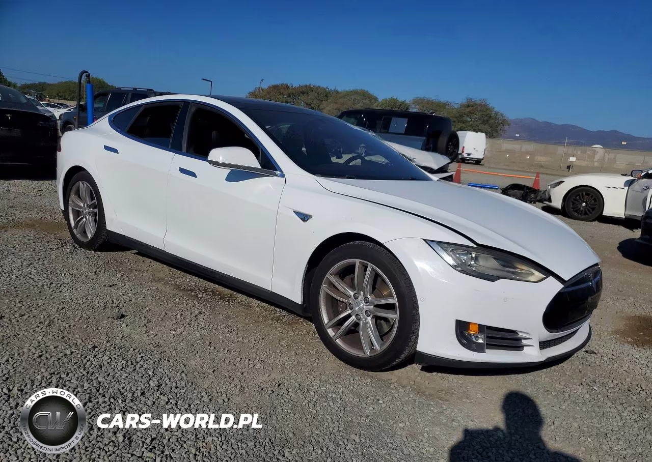 2014 Tesla Model S VIN:5YJSA1H11EFP63291 - 4