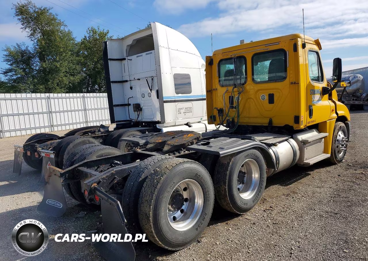 2013 Freightliner Cascadia Semi Truck VIN:1FUJGEDV2DSBU5095 - 3